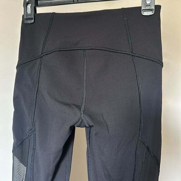 Like new sz 4 Lululemon Fast and Free black cropped leggings mesh side - Picture 6 of 11